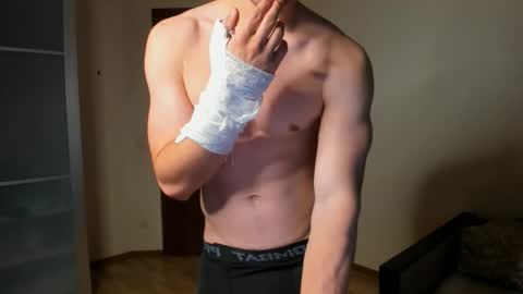 BACK IN 2 WEEKS online show from October 12, 10:33 pm