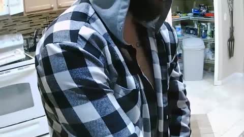 Snapshot of sam_papithebarber chatting on January 4, 9:43 am sam_papithebarber online show from January 4, 9:43 am