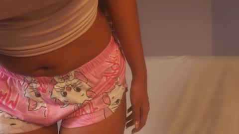 Samantha Roberts online show from October 15, 2:18 pm