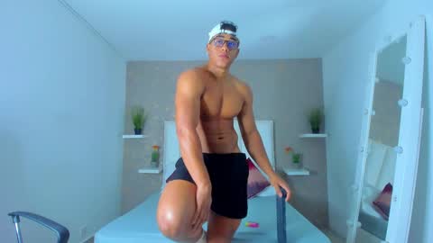 sam_rouge online show from February 23, 8:55 pm