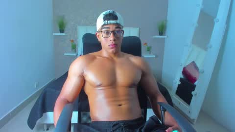 sam_rouge online show from March 1, 11:37 pm