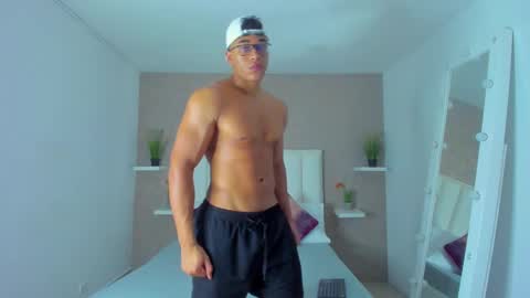 sam_rouge online show from February 24, 5:53 pm