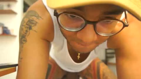 SAMUEL THOMPSON online show from June 5, 9:42 pm