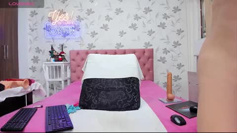 Snapshot of samantadark chatting on February 4, 3:04 pm SamantaDark online show from February 4, 3:04 pm