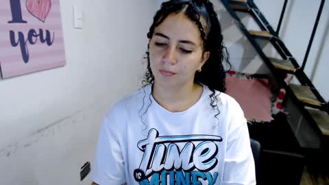 Snapshot of samantha2girl chatting on January 7, 9:57 pm samantha online show from January 7, 9:57 pm