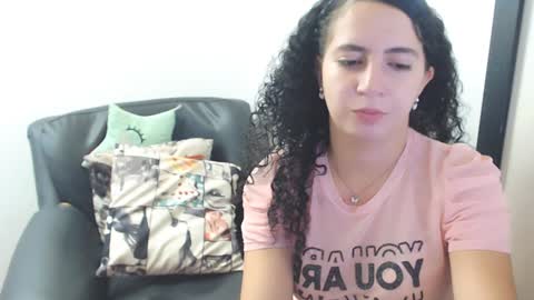 Snapshot of samantha2girl chatting on February 9, 3:43 am samantha online show from February 9, 3:43 am