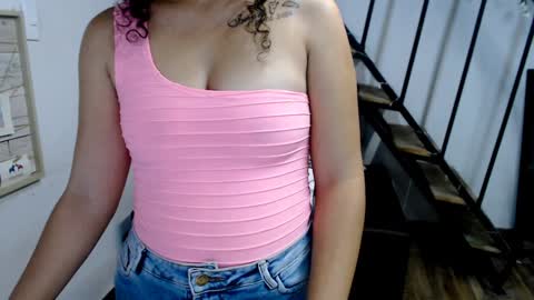 Snapshot of samantha2girl chatting on February 26, 12:30 am samantha online show from February 26, 12:30 am