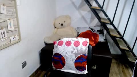 Snapshot of samantha2girl chatting on February 16, 3:04 am samantha online show from February 16, 3:04 am