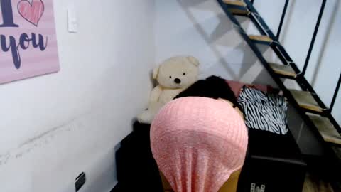 Snapshot of samantha2girl chatting on January 9, 2:11 am samantha online show from January 9, 2:11 am