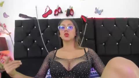 samantha6699 online show from September 9, 1:33 pm