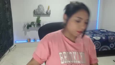 Snapshot of samantha__morris chatting on February 3, 12:15 am sammy online show from February 3, 12:15 am