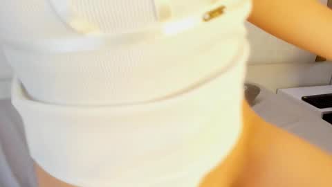 Samantha Beckham online show from November 29, 3:52 pm