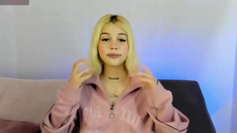 samantha_browwnn online show from October 2, 3:11 pm