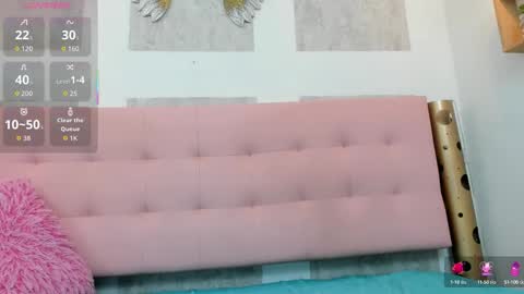    online show from October 8, 12:33 pm