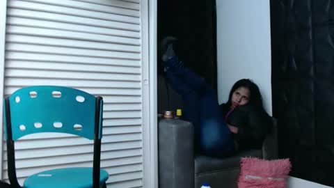 Snapshot of samantha_fox_squirt chatting on December 12, 10:02 am lizzy online show from December 12, 10:02 am