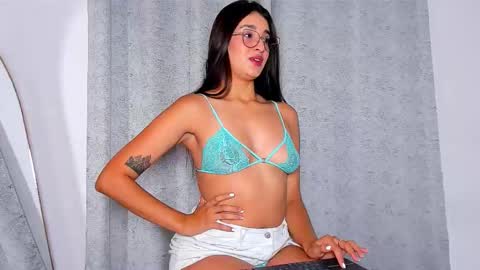 samantha_lux_ online show from October 2, 10:36 am