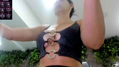 samantha_milfs online show from February 13, 11:35 am