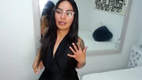 samantha_vaker online show from February 25, 8:01 pm