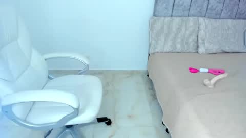 Snapshot of samanthakt2 chatting on January 24, 11:34 pm sam online show from January 24, 11:34 pm