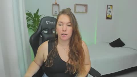 Snapshot of samanthaleon chatting on February 22, 11:13 pm Samantha samy online show from February 22, 11:13 pm