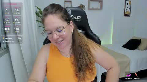 Snapshot of samanthaleon chatting on December 19, 5:29 am Samantha samy online show from December 19, 5:29 am