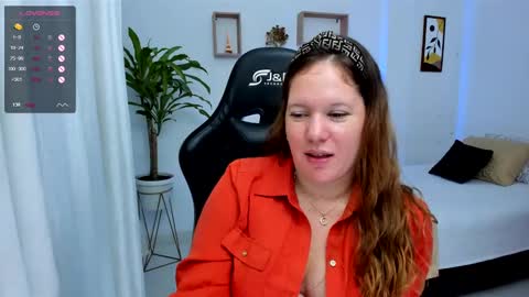 Snapshot of samanthaleon chatting on December 5, 5:43 am Samantha samy online show from December 5, 5:43 am