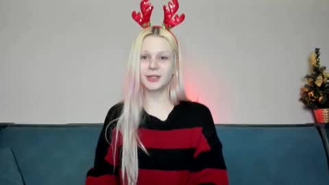 Snapshot of samanthamiasnik1 chatting on December 6, 4:44 pm Samantha online show from December 6, 4:44 pm