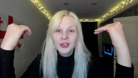 Snapshot of samanthamiasnik1 chatting on February 23, 8:33 pm Samantha online show from February 23, 8:33 pm