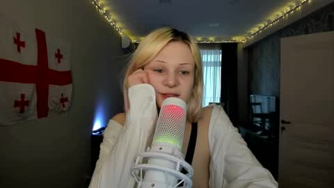 Snapshot of samanthamiasnik1 chatting on January 18, 12:36 pm Samantha online show from January 18, 12:36 pm