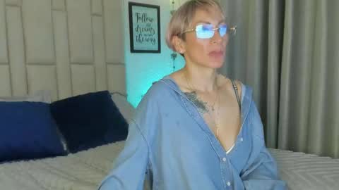 Snapshot of samanthaxmami chatting on January 18, 2:14 am Samixmami online show from January 18, 2:14 am