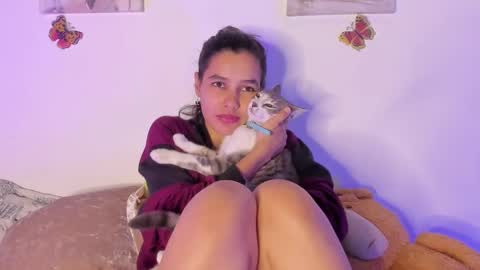 Snapshot of samara_jonnes_ chatting on February 8, 4:36 am Samara is my name a pleasure delighted that you are here leave your thumb up it is important to me online show from February 8, 4:36 am