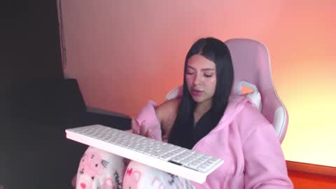Sammy  online show from December 12, 8:47 am
