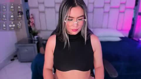 samarafernandez online show from September 24, 4:19 am