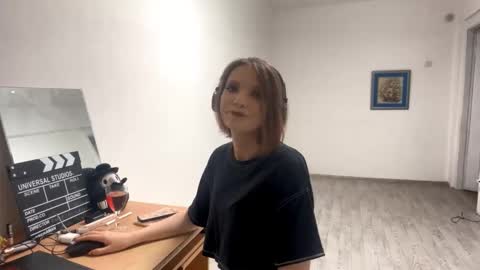 Lana online show from October 28, 1:45 pm