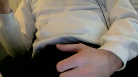 Sam online show from April 22, 7:10 pm