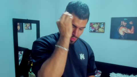 Snapshot of samir_hazard chatting on January 15, 2:17 am samir_hazard online show from January 15, 2:17 am