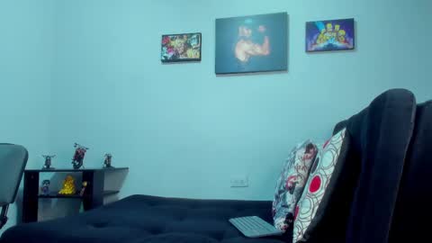 Snapshot of samir_hazard chatting on February 16, 2:31 am samir_hazard online show from February 16, 2:31 am