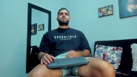 Snapshot of samir_hazard chatting on January 15, 10:46 pm samir_hazard online show from January 15, 10:46 pm