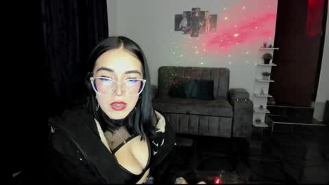 Snapshot of samismith77 chatting on February 27, 2:03 am SARA online show from February 27, 2:03 am