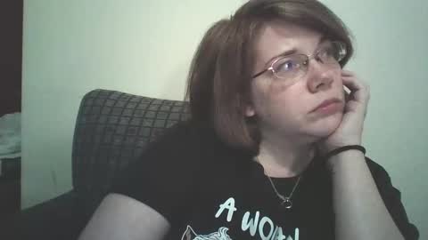 Snapshot of sammy_lyn chatting on February 6, 6:13 pm Sam online show from February 6, 6:13 pm