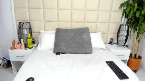 Snapshot of sammy_uwu1 chatting on March 2, 5:01 am Nice to meet you guys my name is Lina. online show from March 2, 5:01 am