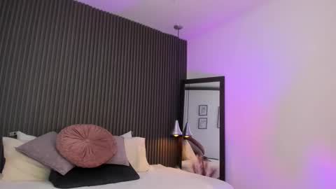 Axel online show from October 12, 12:36 am