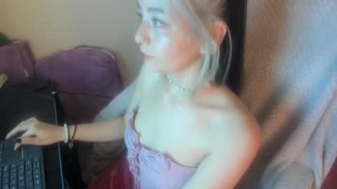   online show from May 28, 10:24 am