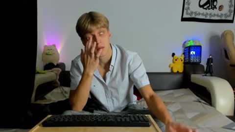 Sam online show from September 22, 5:33 am