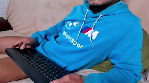 Samuel online show from January 15, 6:28 pm