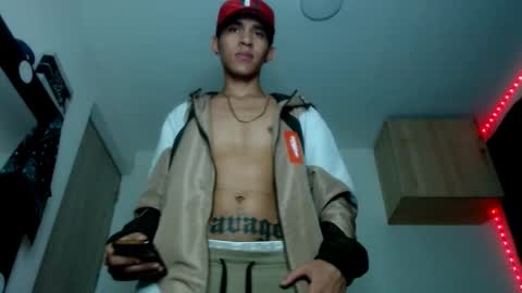 Snapshot of samuel_suarez chatting on February 15, 6:55 am online show from February 15, 6:55 am