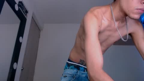 Snapshot of samuel_suarez chatting on December 11, 9:52 am online show from December 11, 9:52 am