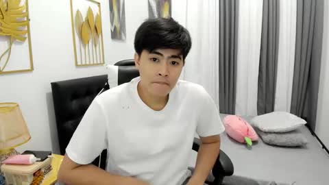 Sam online show from April 15, 8:39 am