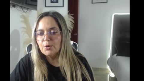 Snapshot of samy_vsn chatting on September 19, 12:04 am samy_vsn online show from September 19, 12:04 am