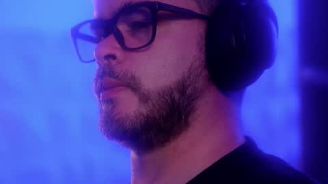 Sanders online show from December 18, 4:52 am